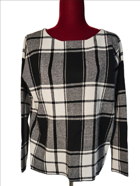 Tahari Plaid Sweater Size Medium